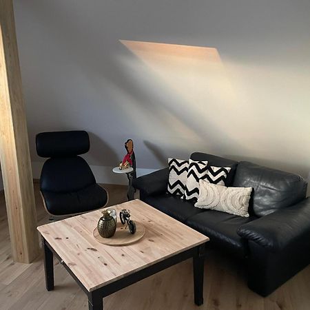 Moderne Ferienwohnung In Gelsenkirchen-Schalke Fuer 1 Bis 7 Personen Mit Terrasse, Ideal Fuer Gruppen & Stadionbesuche מראה חיצוני תמונה