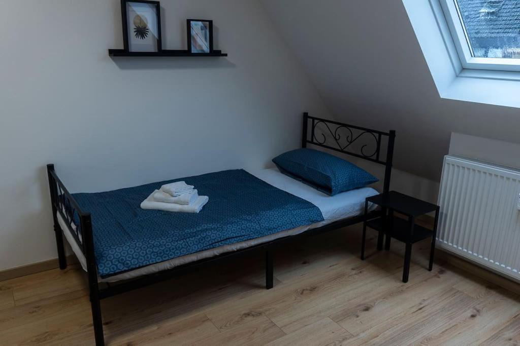 Moderne Ferienwohnung In Gelsenkirchen-Schalke Fuer 1 Bis 7 Personen Mit Terrasse, Ideal Fuer Gruppen & Stadionbesuche מראה חיצוני תמונה