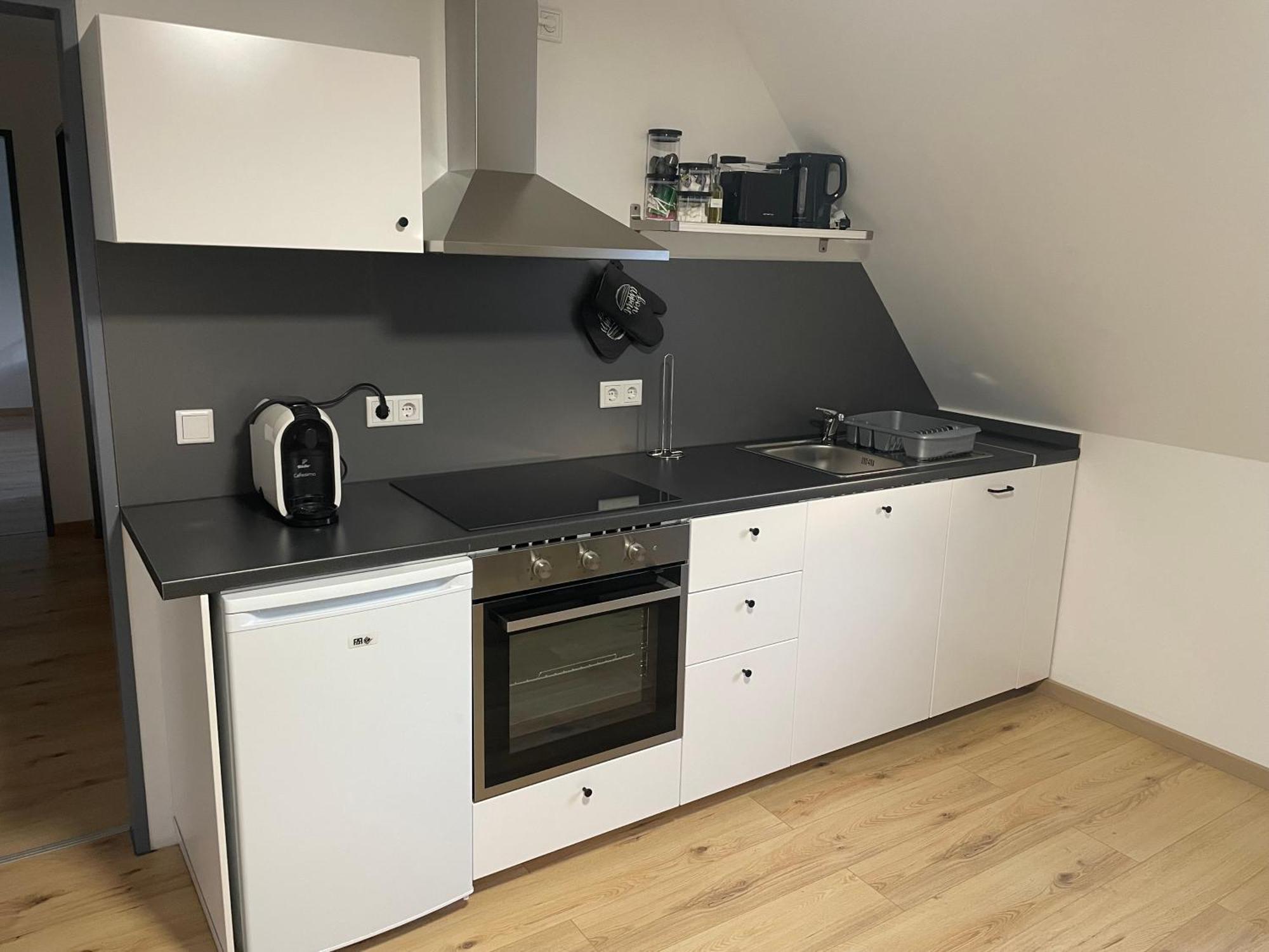 Moderne Ferienwohnung In Gelsenkirchen-Schalke Fuer 1 Bis 7 Personen Mit Terrasse, Ideal Fuer Gruppen & Stadionbesuche מראה חיצוני תמונה