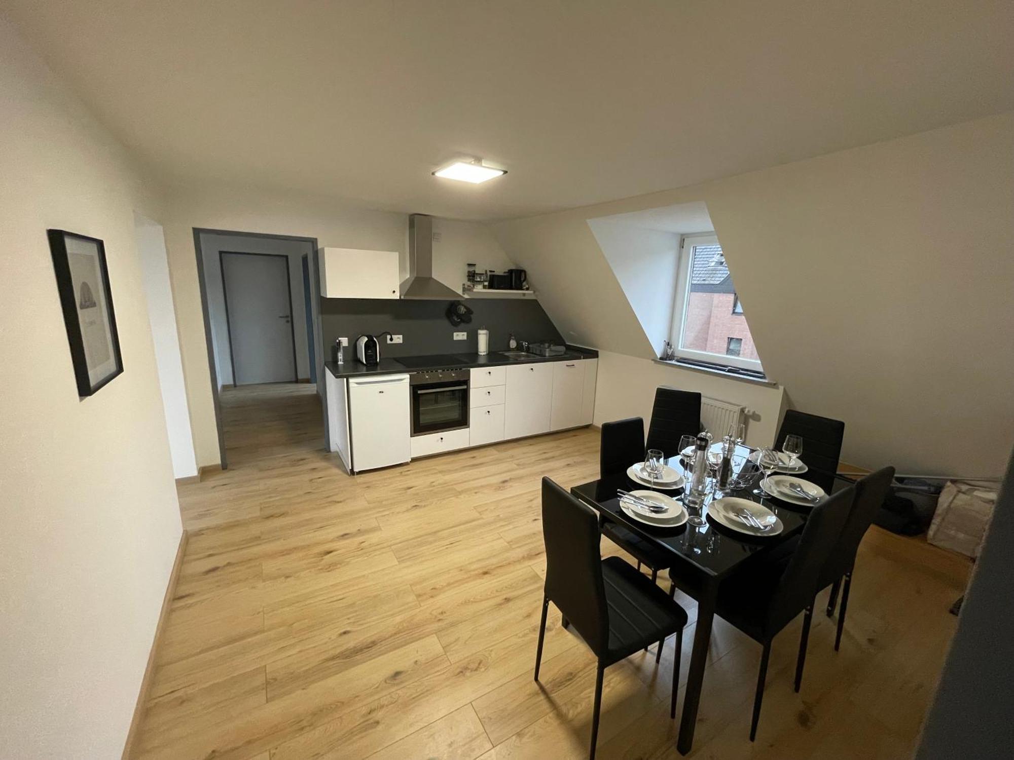 Moderne Ferienwohnung In Gelsenkirchen-Schalke Fuer 1 Bis 7 Personen Mit Terrasse, Ideal Fuer Gruppen & Stadionbesuche מראה חיצוני תמונה